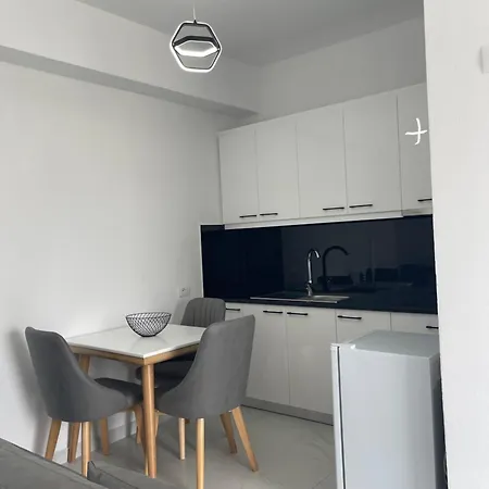 White House Dami Sarandë