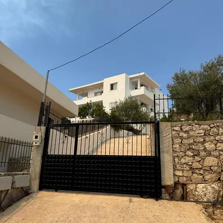 Lägenhet White House Dami