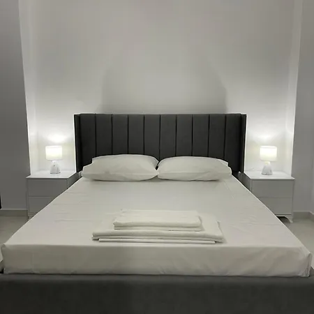White House Dami Apartment
